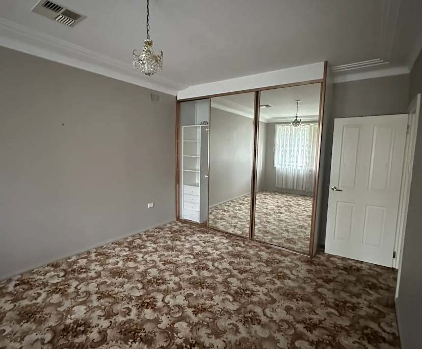 Unfurnished room in a share house