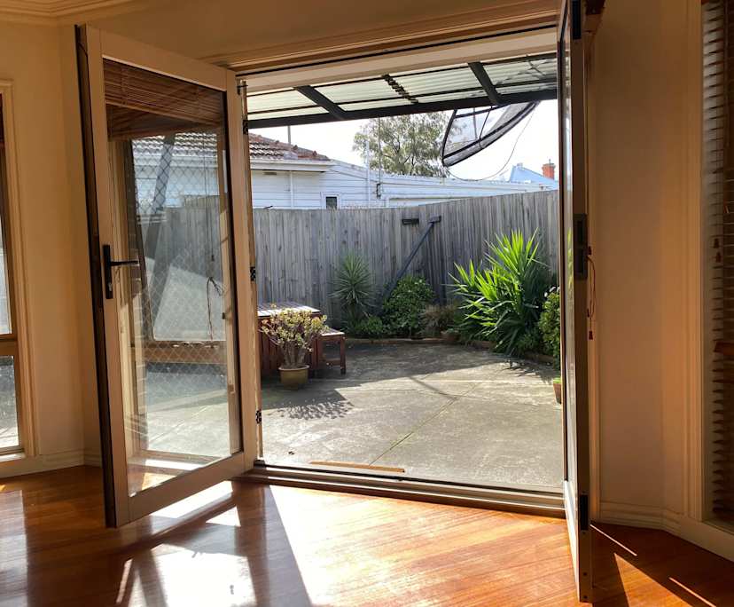 Room in a share house