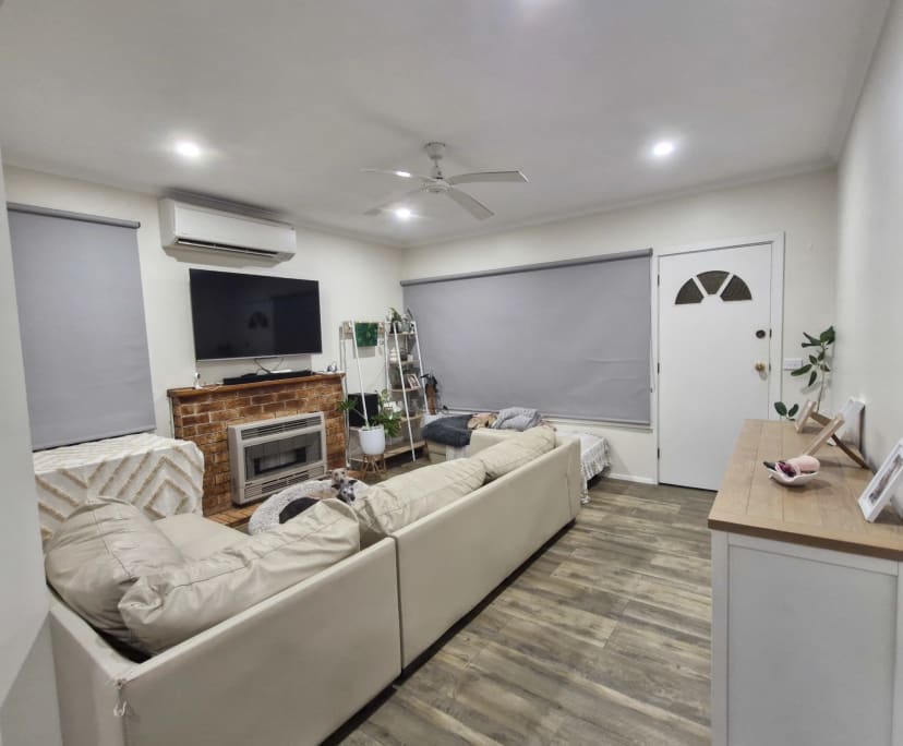 Unfurnished room in a share house