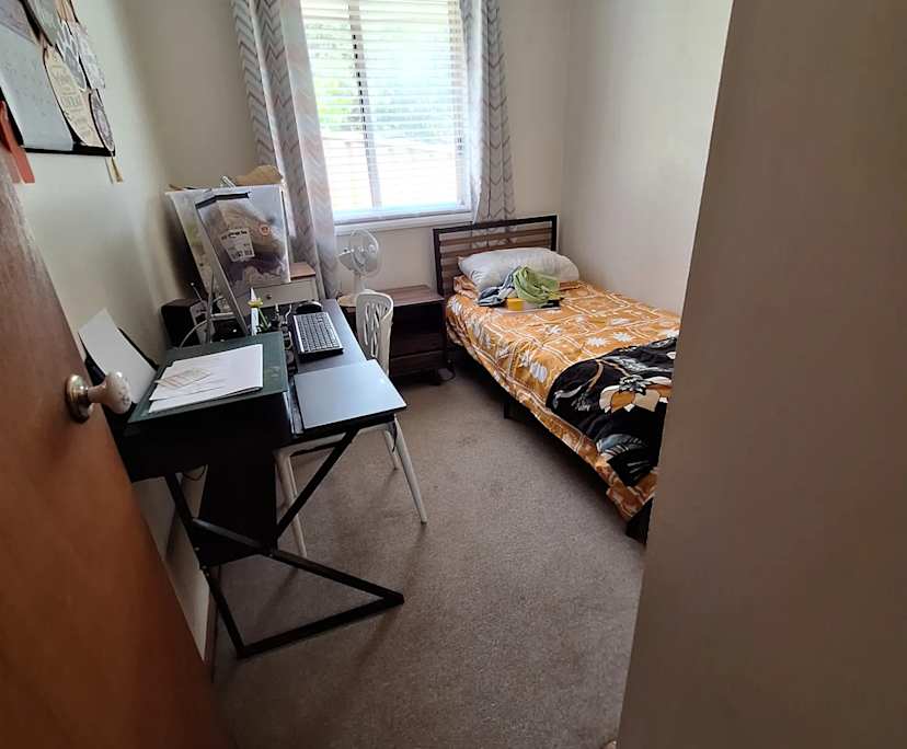 Furnished room in a share house
