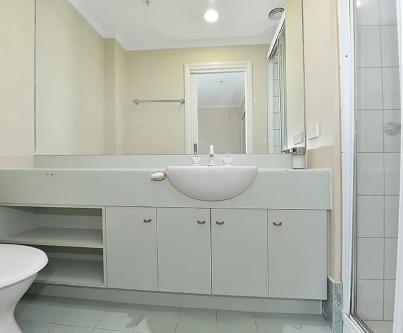 $1,395, Whole-property, 3 bathrooms, Melbourne VIC 3000