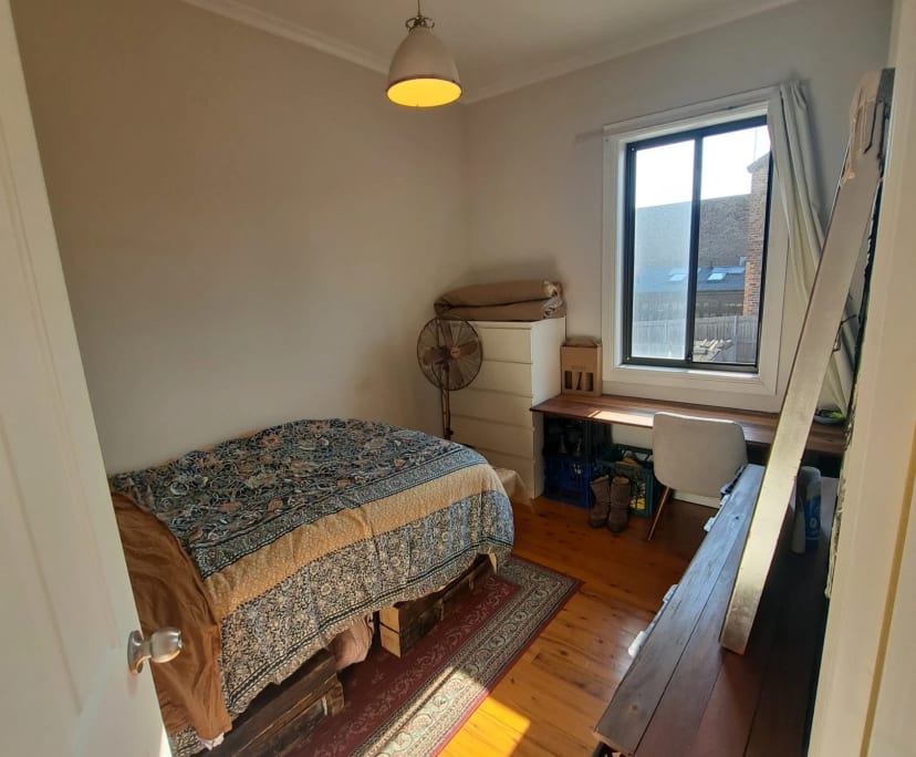 Room in a share house