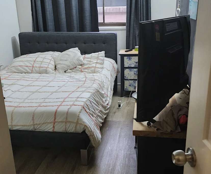 $325, Share-house, 4 bathrooms, Mermaid Waters QLD 4218