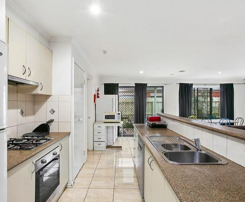 $190, Share-house, 6 bathrooms, Highton VIC 3216