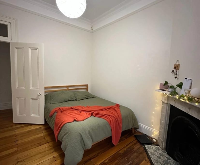 Room in a share house