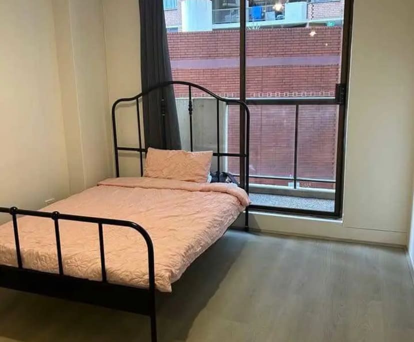 Furnished room in a flatshare