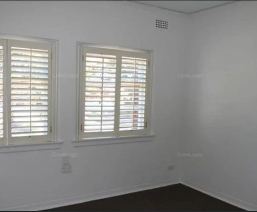 Unfurnished room in a flatshare