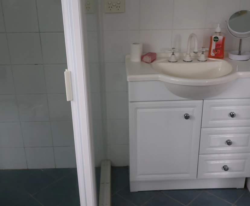 Room in a share house