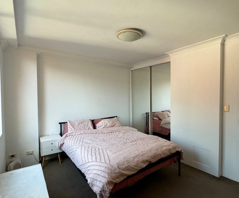 Furnished room in a flatshare