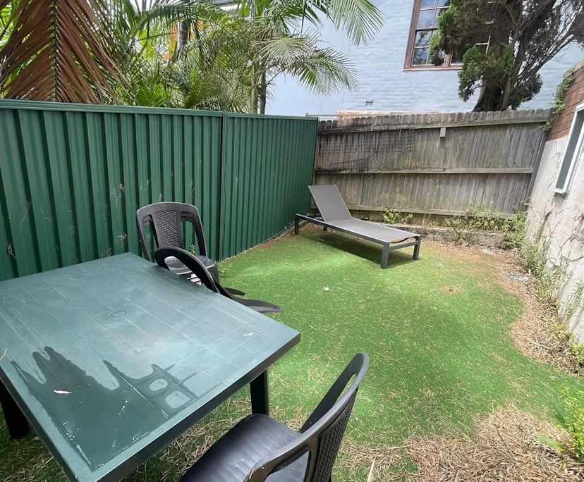 Furnished room in a flatshare