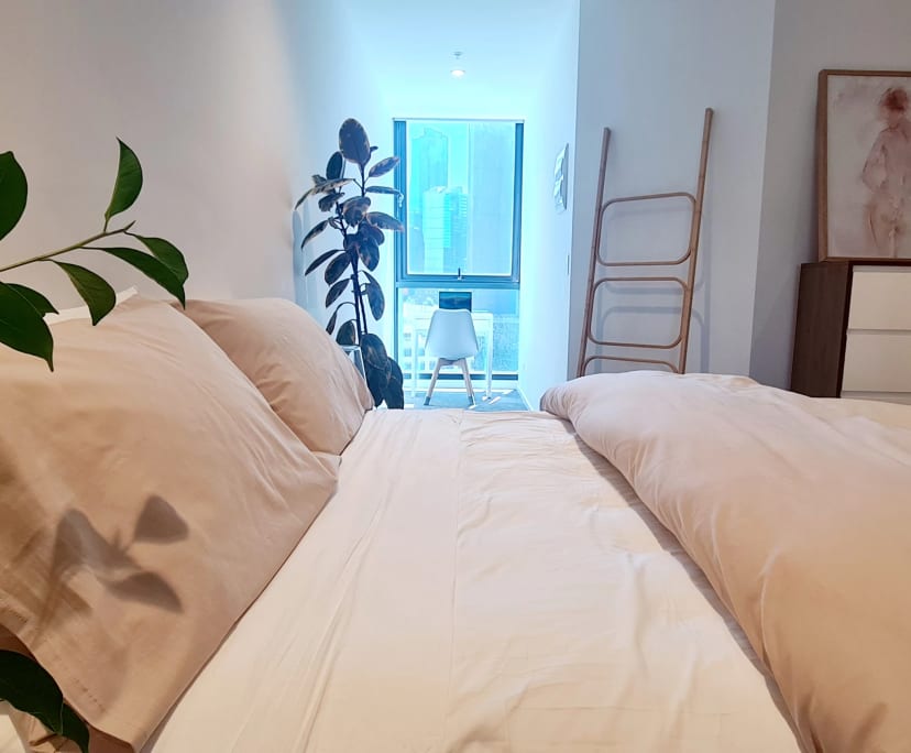 Furnished room with ensuite in a flatshare