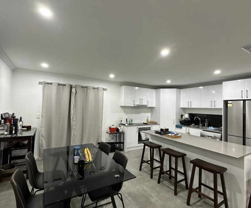 Room for Rent in Southport, Gold Coast 250, Furni...