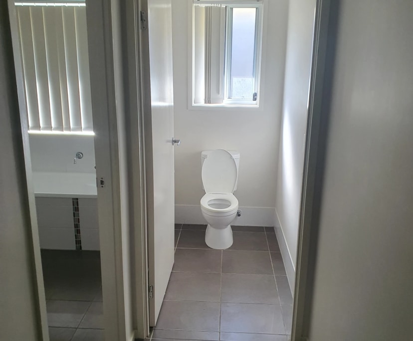 $280, Share-house, 3 bathrooms, Brassall QLD 4305