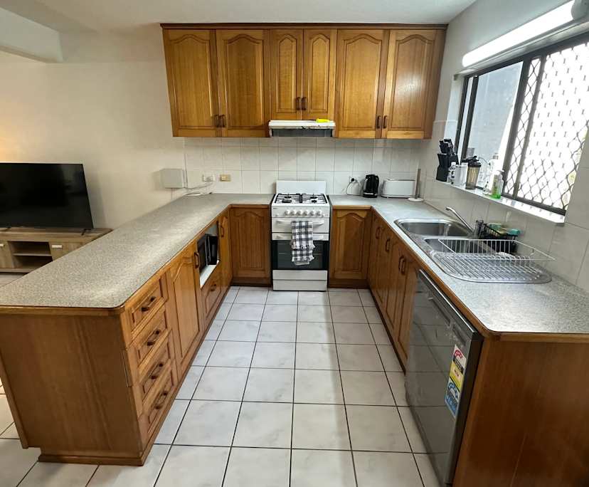 $285, Flatshare, 2 bathrooms, Cairns North QLD 4870