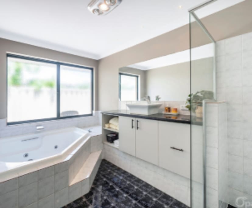 $260, Share-house, 5 bathrooms, Secret Harbour WA 6173