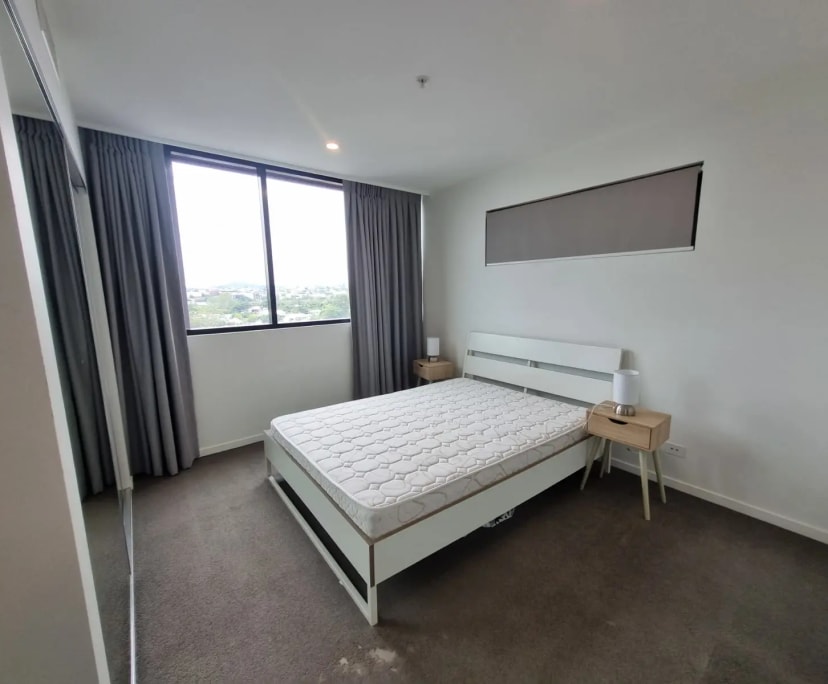 Furnished room with ensuite in a flatshare