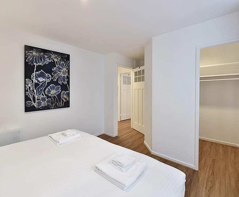 $975, Whole-property, 2 bathrooms, Melbourne VIC 3000