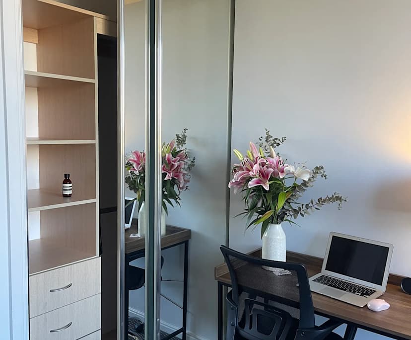 Furnished room in a share house