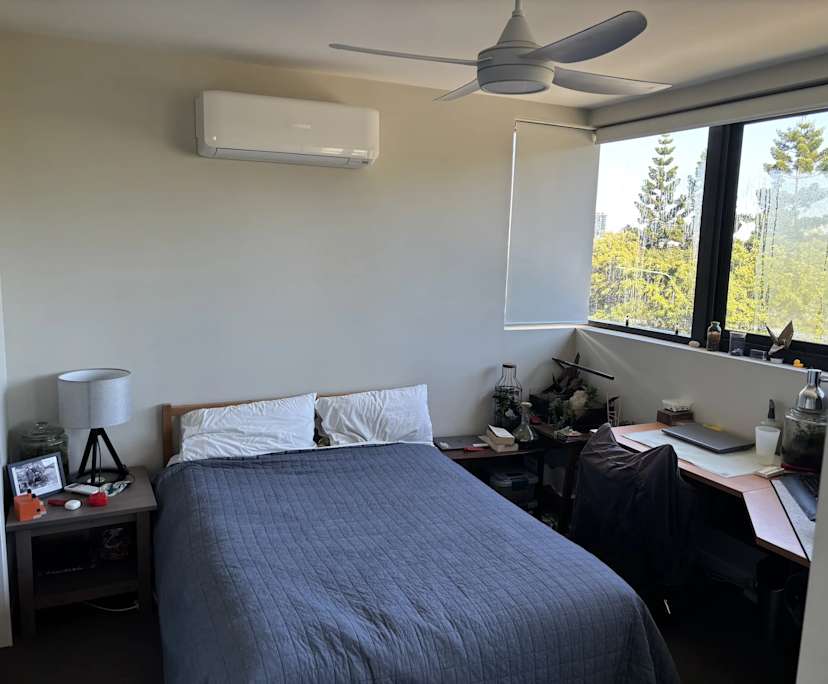 Unfurnished room with ensuite in a flatshare