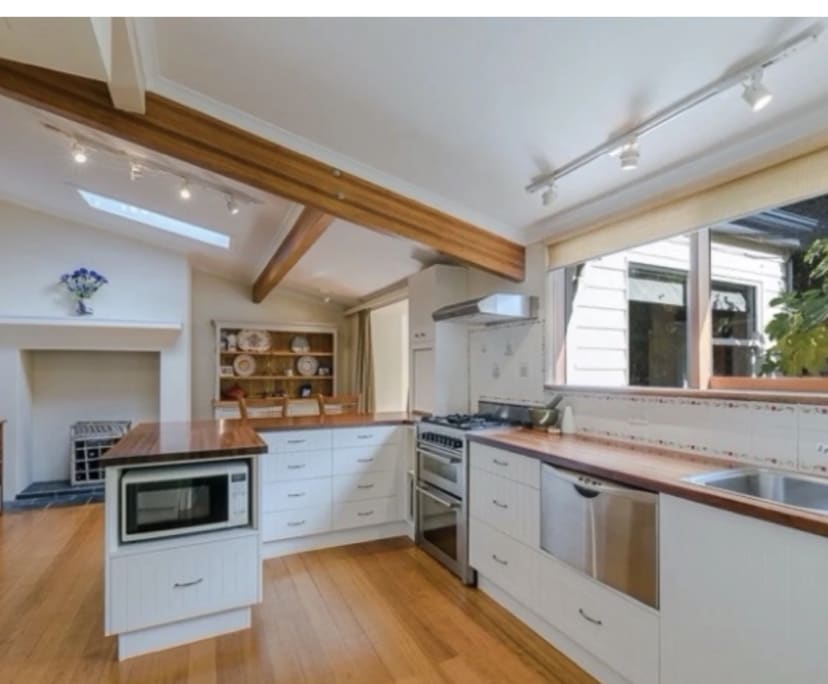 Room for Rent in Sandy Bay, Hobart 219, Furnished...