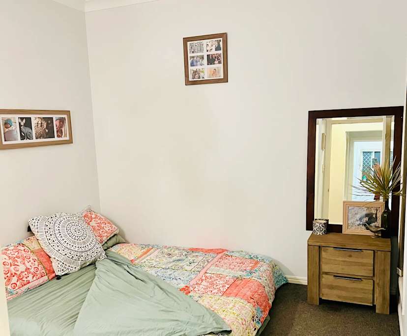 Room in a share house