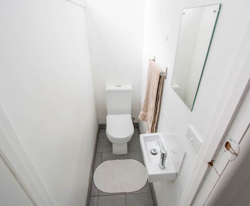 $800, Whole-property, 4 bathrooms, Balaclava VIC 3183