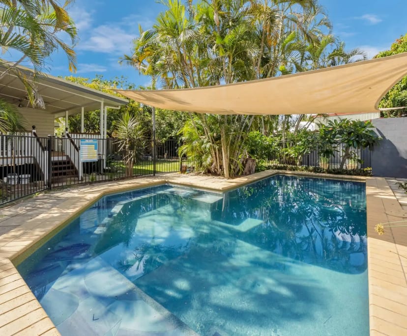 Room for Rent in Hermit Park, Townsville 270, Fur...