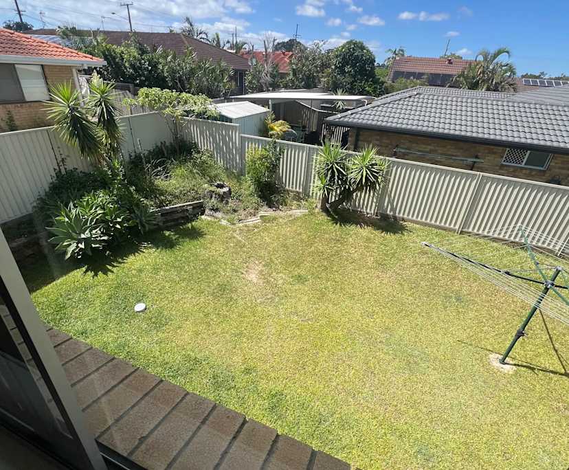 $390, Flatshare, 2 bathrooms, Labrador QLD 4215