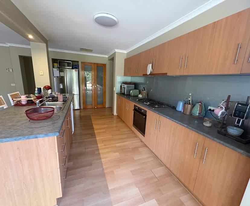 $350, Share-house, 5 bathrooms, Saint Albans Park VIC 3219