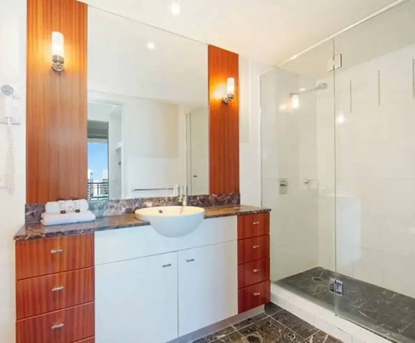 $500, Flatshare, 2 bathrooms, Surfers Paradise QLD 4217