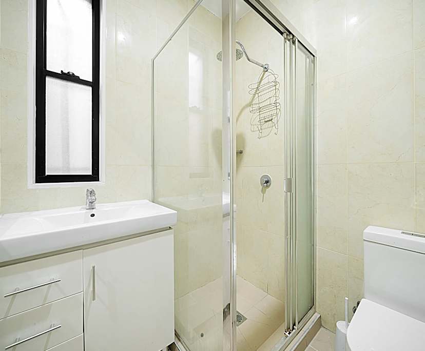 $1,200, Whole-property, 4 bathrooms, Saint Peters NSW 2044