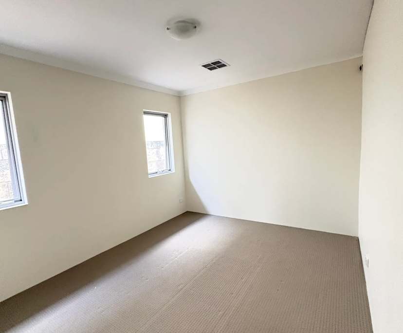 Unfurnished room in a share house