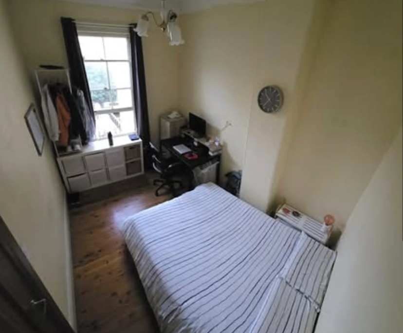 Furnished room in a share house