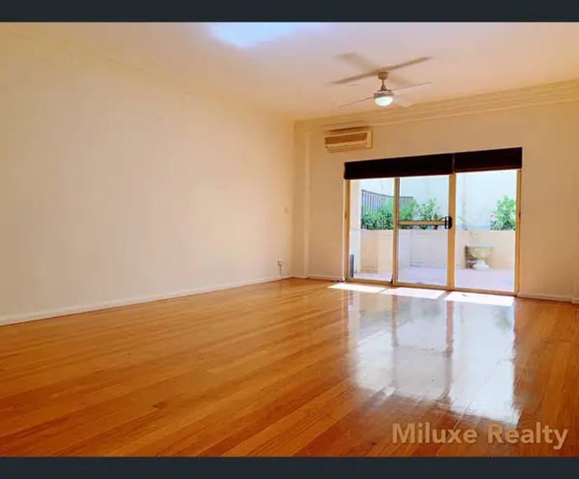 Unfurnished room with own bathroom