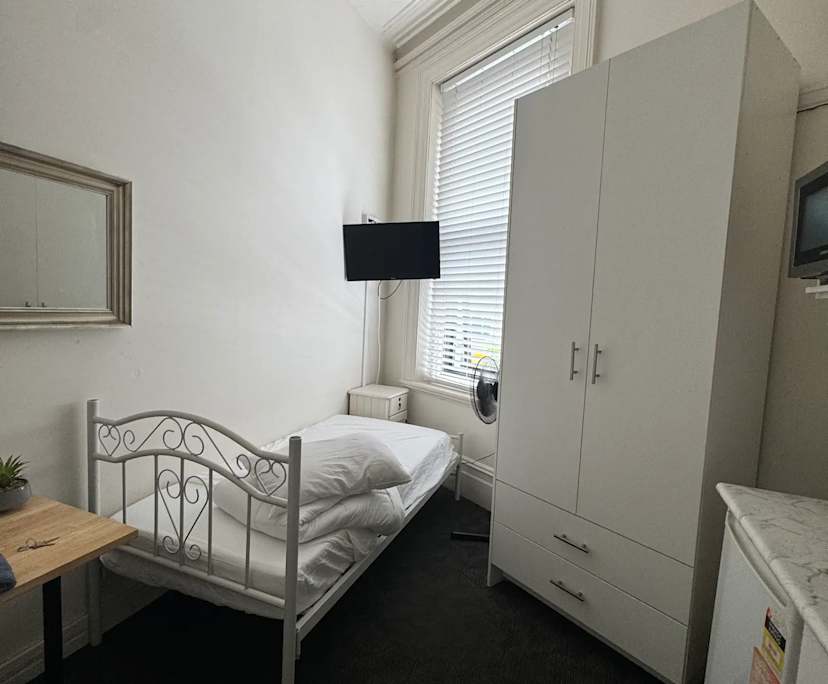 $330, Flatshare, 5 bathrooms, Potts Point NSW 2011