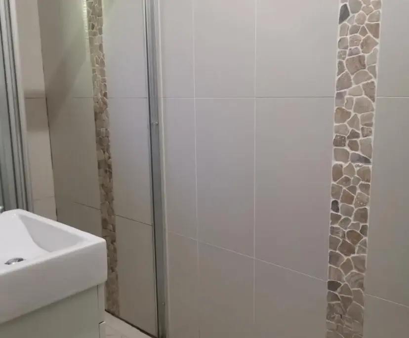Furnished room with own bathroom