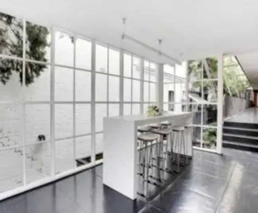 $599, Studio, 1 bathroom, South Yarra VIC 3141