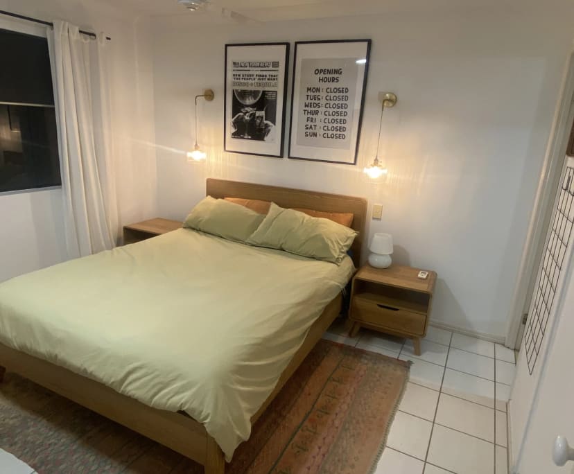 Furnished room with ensuite in a flatshare