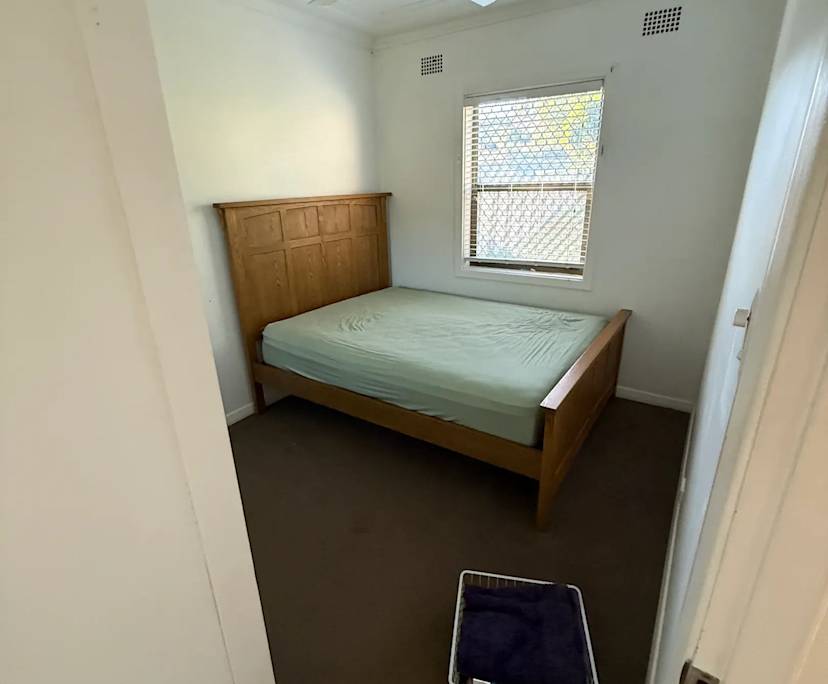 Room in a share house