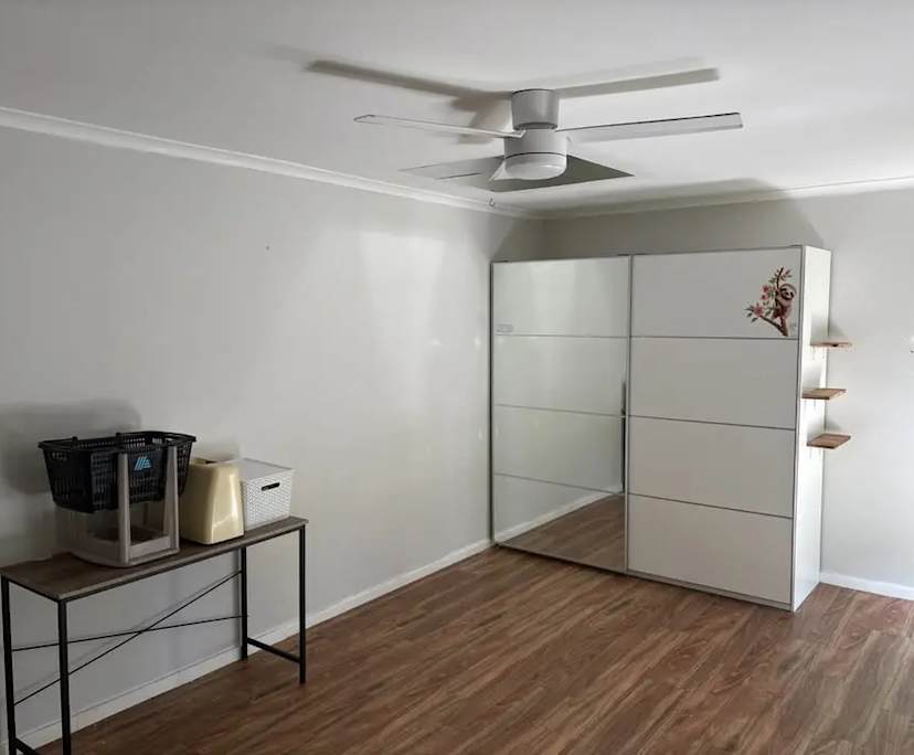 Room in a share house