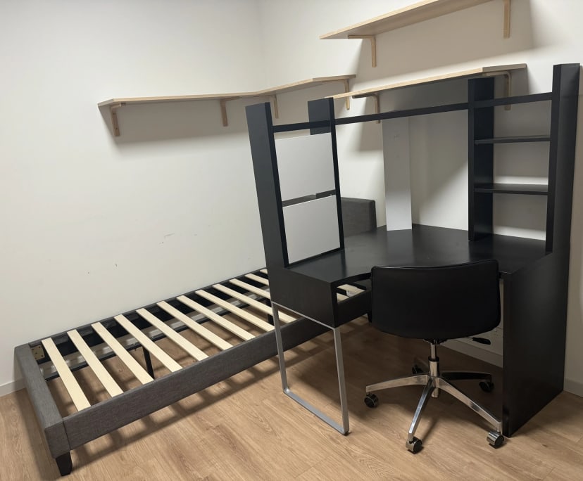 Room in a share house
