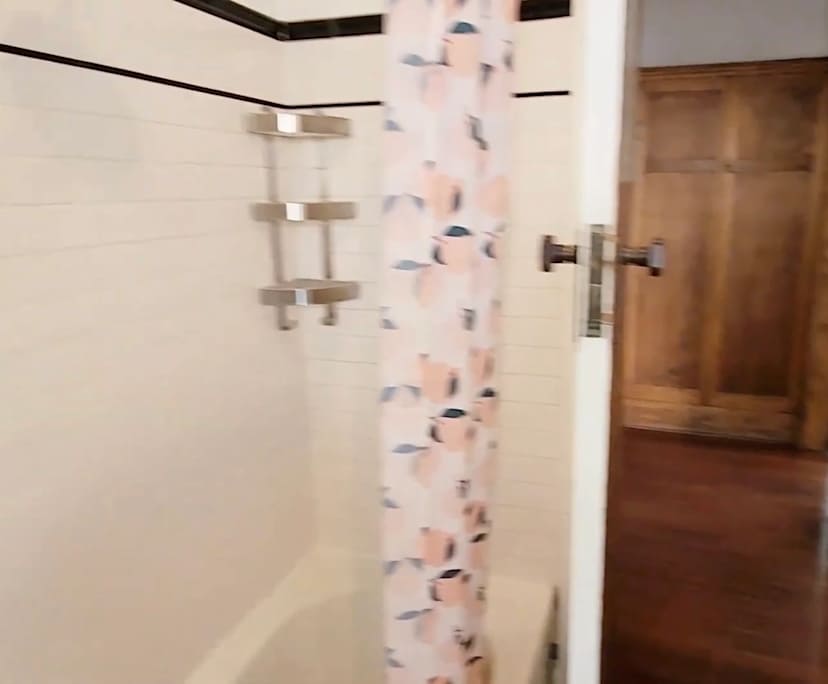 $200, Flatshare, 2 bathrooms, Spring Hill QLD 4000