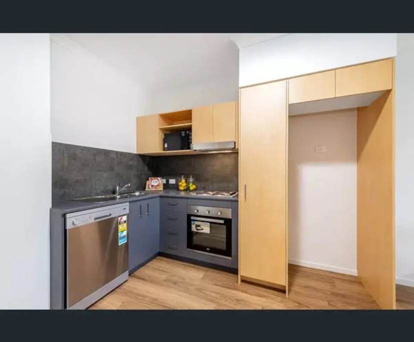 Unfurnished room with ensuite in a flatshare