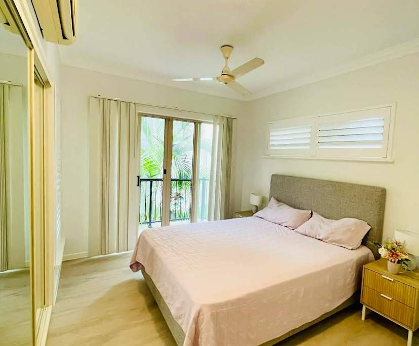 Furnished room with ensuite in a flatshare