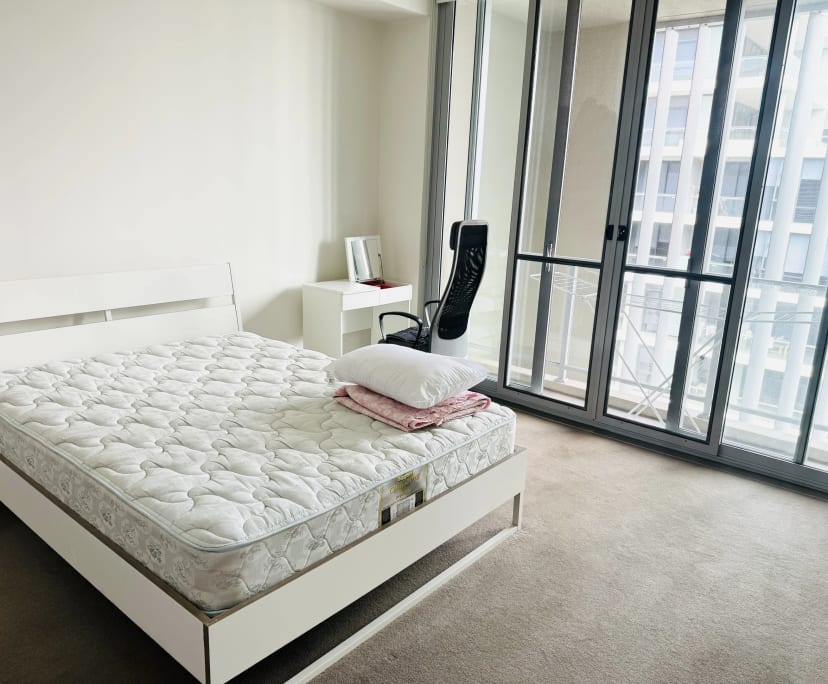 Furnished room in a flatshare