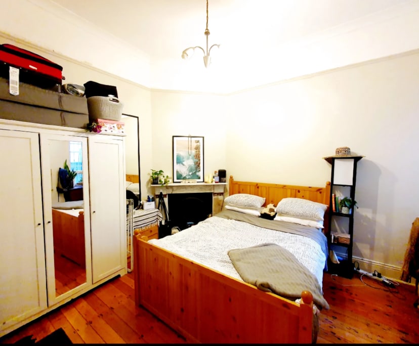 Furnished room in a share house