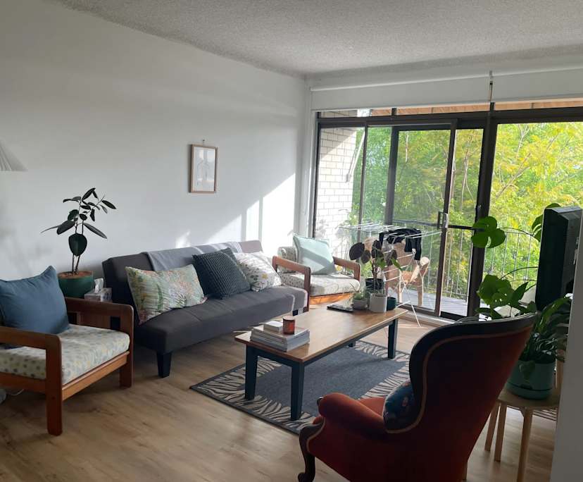 Furnished room in a flatshare