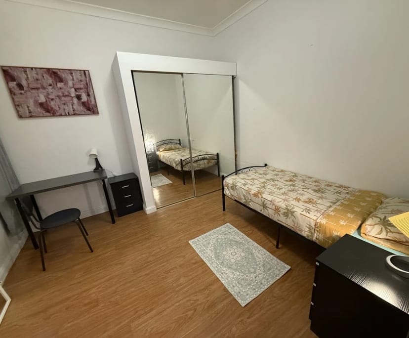 Furnished room in a flatshare