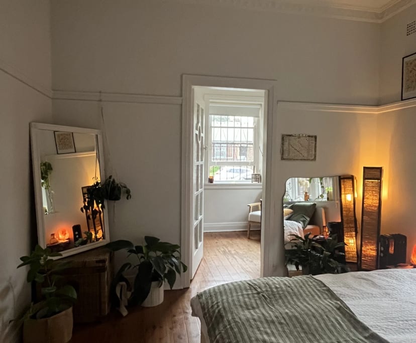 Furnished room in a flatshare