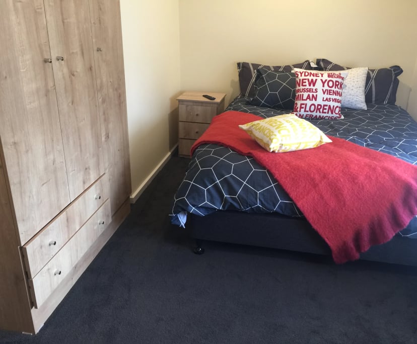 $200, Share-house, 6 bathrooms, Gladstone Park VIC 3043